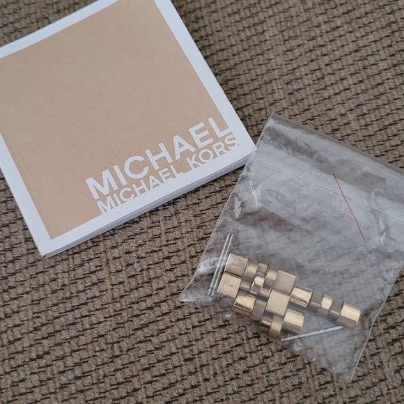 MICHAEL KORS MEN'S GOLD PLATED WATCH - Picture 4 of 7